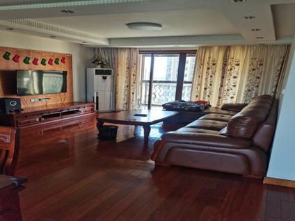 浦东三林整租 环球翡翠湾花园3室2厅/125平/中楼层