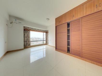 花都旧区整租 泊岸君庭3室2厅/123平/中楼层