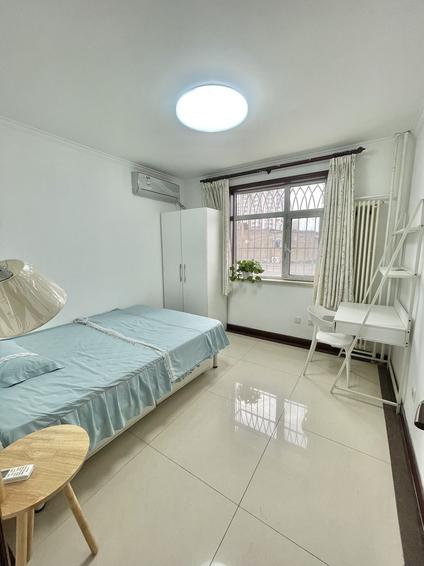 丰台科技园区合租 阳光四季社区3室1厅/99平/低楼层