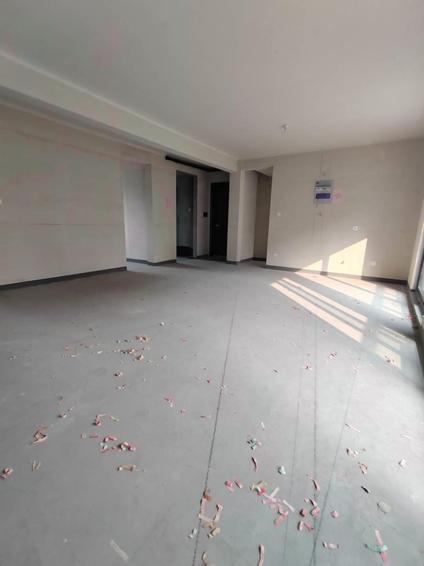 扬州中央公园4室2厅143平中楼层/共11层