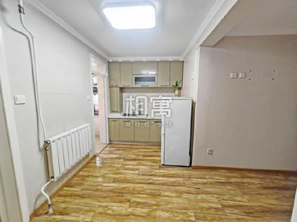 石景山苹果园合租 赵山小区3室1厅/16平/中楼层