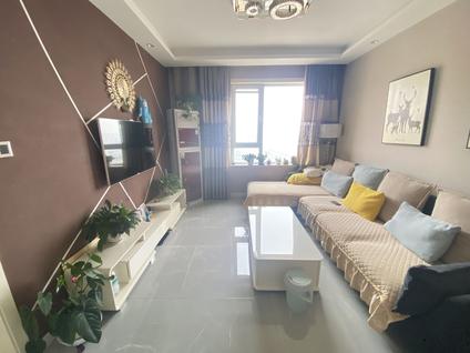 黄岛辛安整租 团结新城1室2厅/74平/顶层