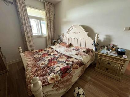 浦东碧云整租 凤凰大厦3室2厅/163平/中楼层