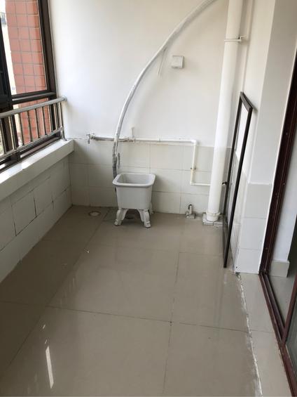 东昌府金鼎整租 水城华府3室2厅/144平/中楼层