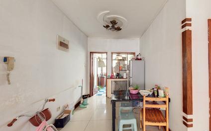 开发区天山海世界整租 梧桐苑2室2厅/104平/低楼层