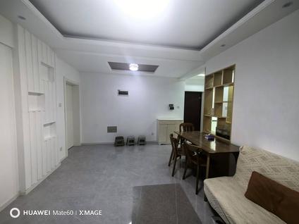 庐阳菱湖整租 恒盛皇家花园2室2厅/83平/低楼层