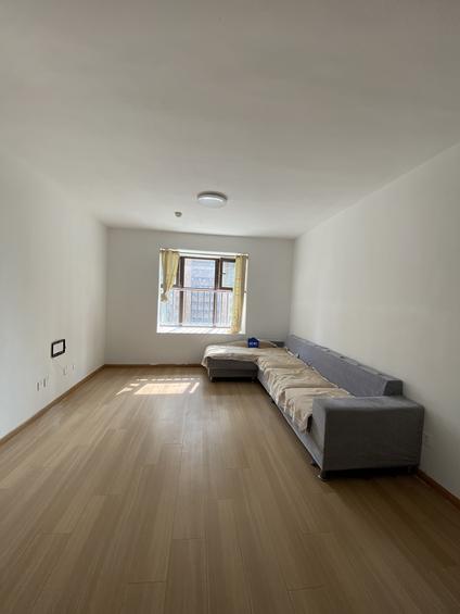 泰山高铁新区整租 开元盛世裕园3室2厅/105平/低楼层