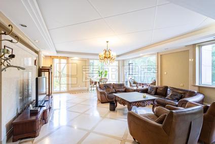 朝阳朝阳公园东整租 泛海国际(樱海园)4室2厅/275平/低楼层