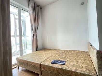 黄岛灵山卫整租 银盛泰浪琴海3室2厅/90平/低楼层