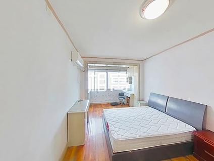 浦东三林整租 凌兆七村1室1厅/49平/中楼层