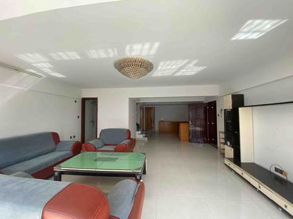 湖里悦华路整租 象屿花园3室2厅/149平/高楼层