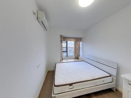 大朗体育馆整租 万科中央公园(一期)4室2厅/124平/中楼层