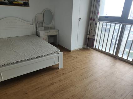 嘉定嘉定新城合租 晶鼎大厦1室1厅/120平/中楼层