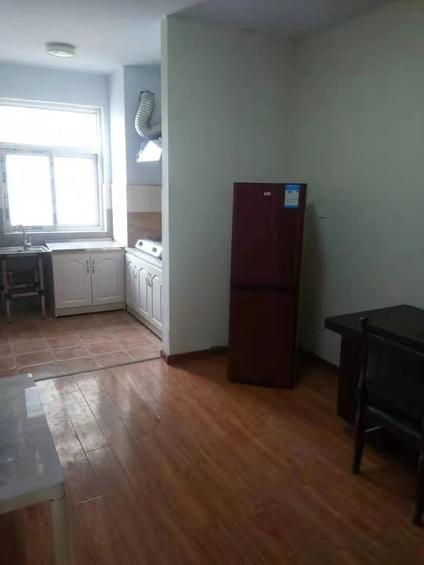 卫滨恒大整租 馨华佳苑3室2厅/128平/高楼层