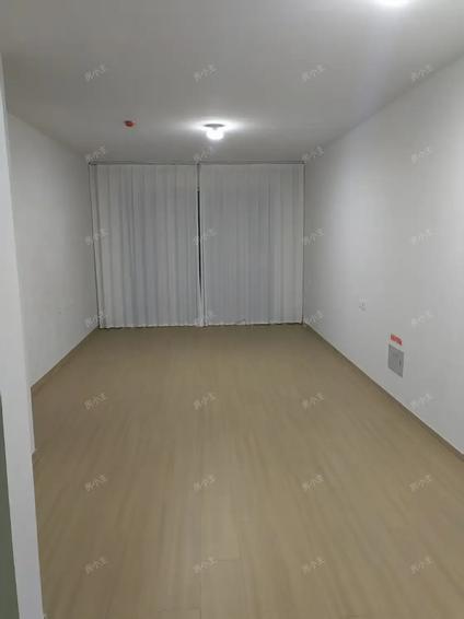 兖州高新整租 龙城华府(高新)3室2厅/115平/顶层