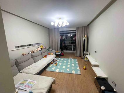 解放解放整租 西城美苑3室2厅/107平/高楼层