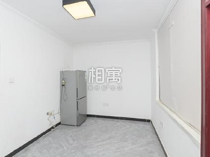 丰台科技园区合租 保温段住宅小区3室1厅/15平/高楼层