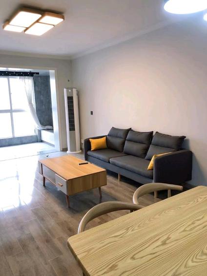 临渭临渭整租 站北1号2室2厅/90平/中楼层