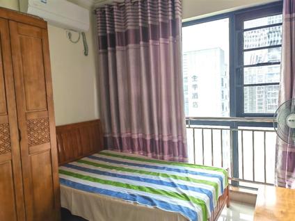 银海银海整租 圣景龙湾3室2厅/88平/中楼层