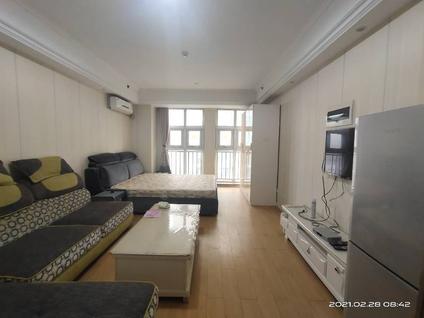 黄岛辛安整租 福瀛国际公寓1室0厅/46平/顶层