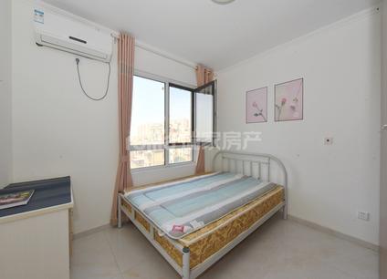 香河安平整租 鸿坤罗纳河谷果岭墅2室2厅/66平/中楼层