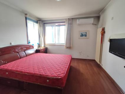 即墨二十八中整租 德馨园3室2厅/142平/顶层