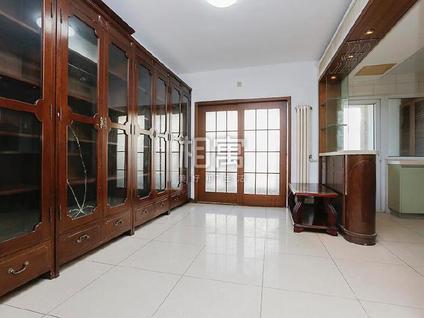 海淀四季青合租 汤泉逸墅4室2厅/13平/中楼层