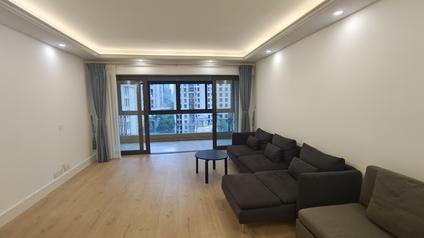 黄浦新天地整租 翠湖天地(御苑)3室2厅/189平/低楼层