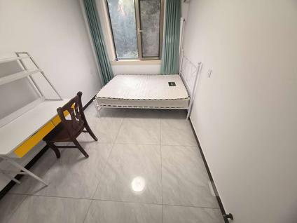 石景山鲁谷合租 七星园3室1厅/65平/中楼层