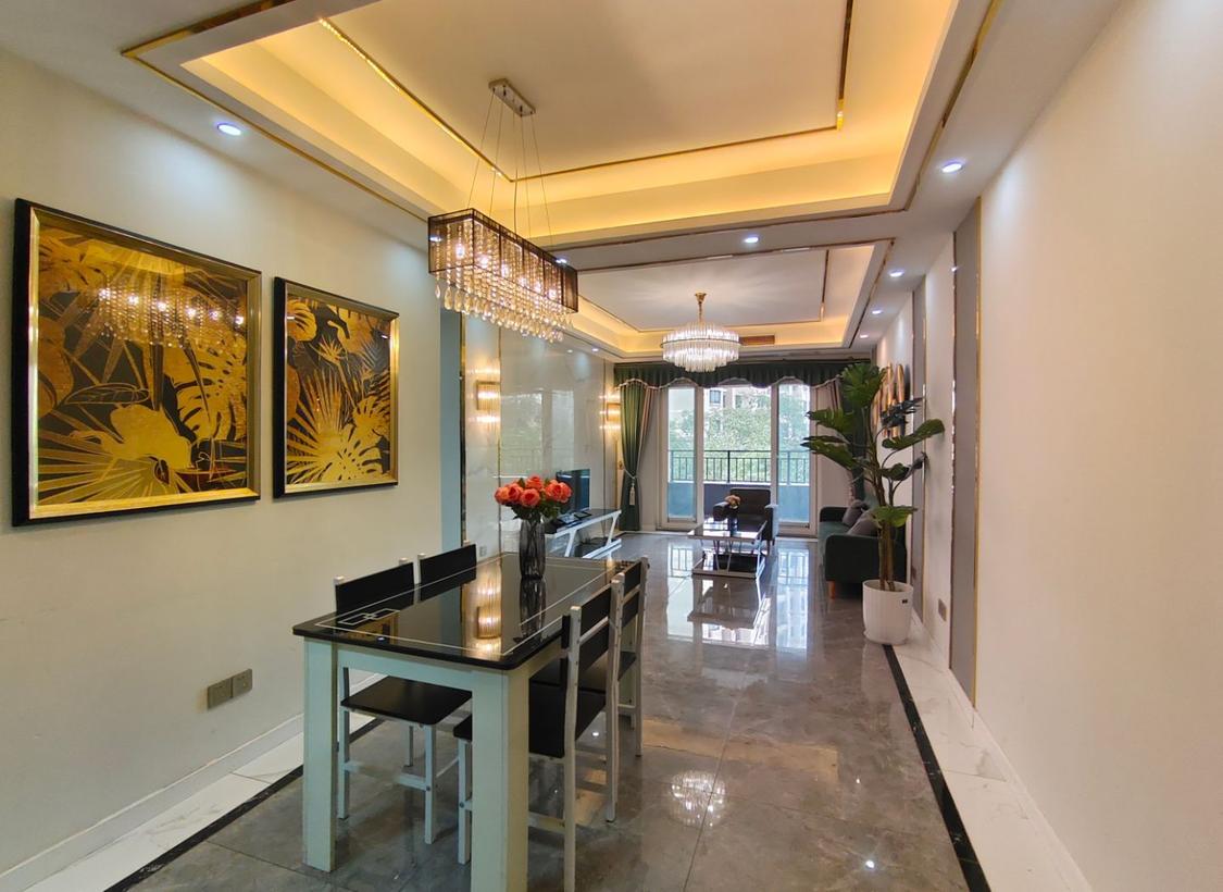 整租·融创凡尔赛(领馆四期)