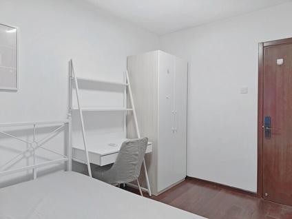 朝阳劲松合租 百环家园3室1厅/10平/中楼层