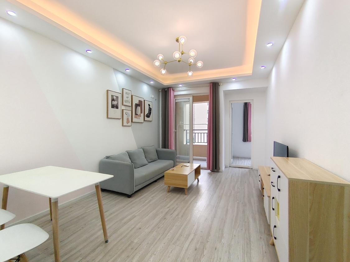 整租·融创凡尔赛(领馆四期)