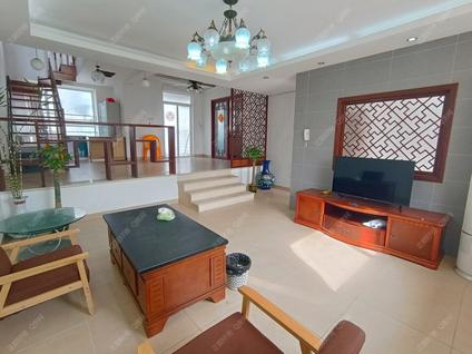 香洲凤凰北整租 华南名宇4室2厅/196平/高楼层