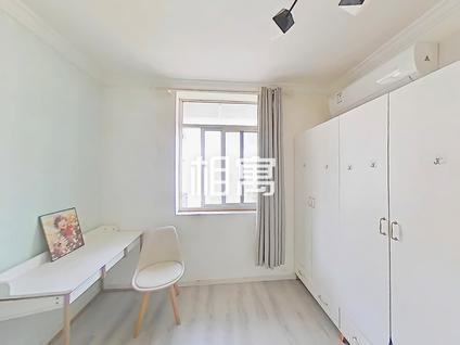 浦东陆家嘴整租 崂山四村1室1厅/30平/中楼层