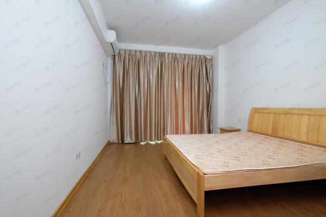 北京湖滨十八，电梯四房，西湖边，户型好，视野好4室2厅 | 134.75㎡ | 南 北 | 大梦山小区低楼层/共9层