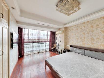 龙湾滨海整租 永丰家园4室2厅/155平/中楼层