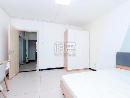 海淀五道口合租 展春园小区3室1厅/18平/低楼层