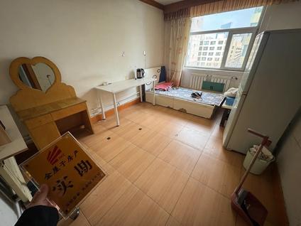 城西贾小庄整租 西山一巷14号院1室1厅/52平/低楼层