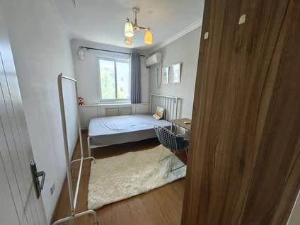 昌平回龙观合租 龙腾苑(六区)3室1厅/15平/中楼层