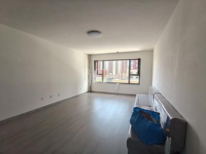 新城成吉思汗西商圈(新城)整租 左右城(阳光苑)3室2厅/138平/低楼层