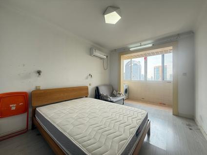 静安曹家渡整租 四和花园1室1厅/50平/高楼层