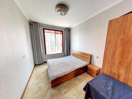 万柏林千峰南路整租 万水澜庭3室2厅/150平/中楼层