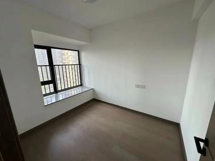 东莞珠江万科城3室2厅94.29平低楼层/共34层