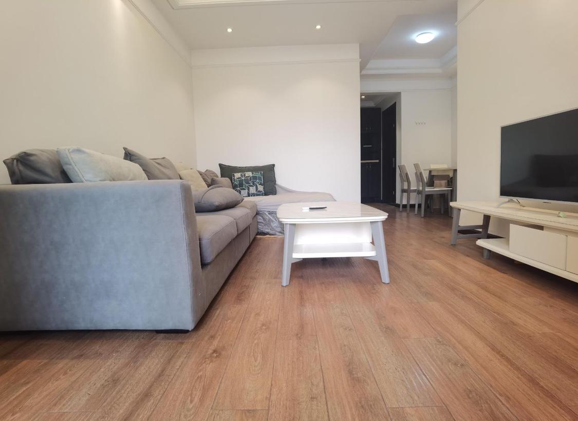 整租·融创凡尔赛(领馆四期)