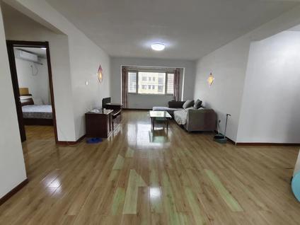 胶州北关整租 汇英名郡2室1厅/99平/高楼层