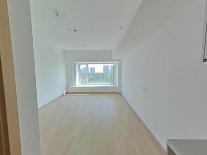 长安沣东新城整租 中国国际丝路中心住宅1室1厅/40平/低楼层