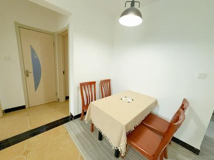 雁塔曲江城市运动公园整租 金地褐石公馆2室1厅/77平/高楼层