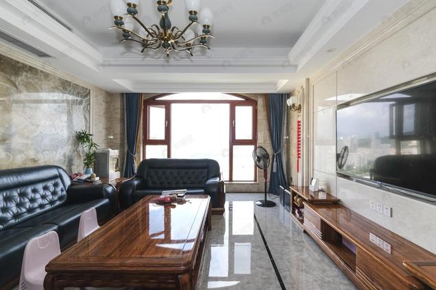 福州复式两层半，装修很好，带全江景露台，视野朝向相当好5室2厅 | 208.03㎡ | 东 南 | 融侨观澜高楼层/共29层