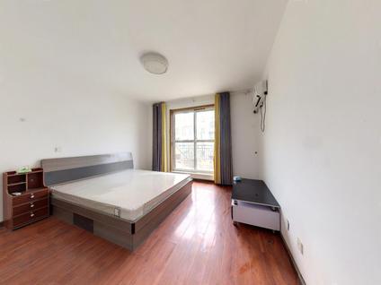 铜山大学路整租 加州玫瑰园(南区)3室2厅/130平/中楼层