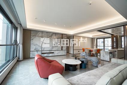 湖里五缘湾南区整租 建发五缘橖月4室2厅/186平/高楼层